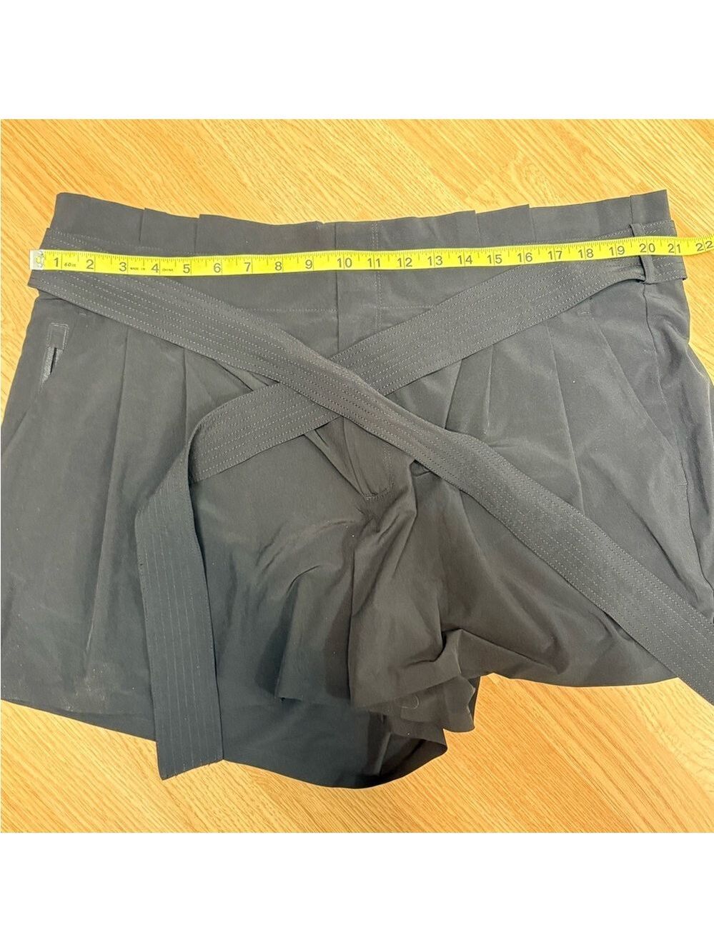 Athleta Skyline Short II 18 Black Paperbag Waist Athleisure Shorts - Picture 6 of 10